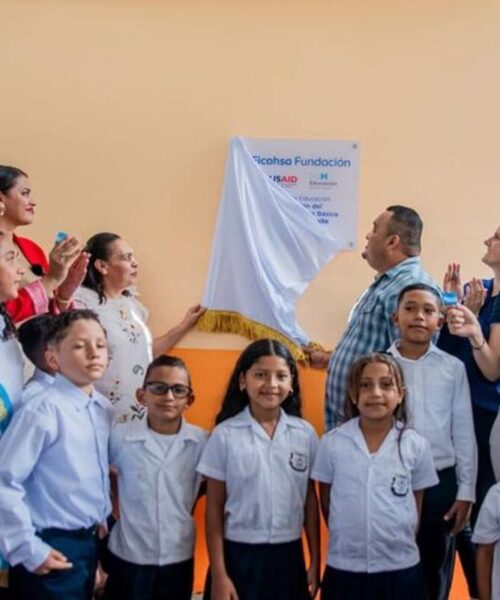 Ficohsa y la educación: sembrando el futuro de Honduras hoy