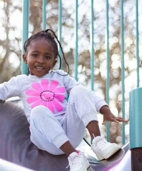 Encuentra ropa infantil con estampados y colores vibrantes en Panamá